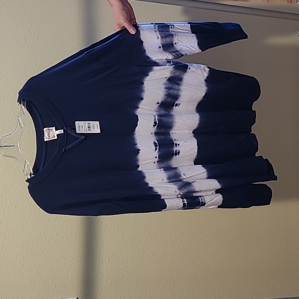 Long sleeve blue and white tie dye tee